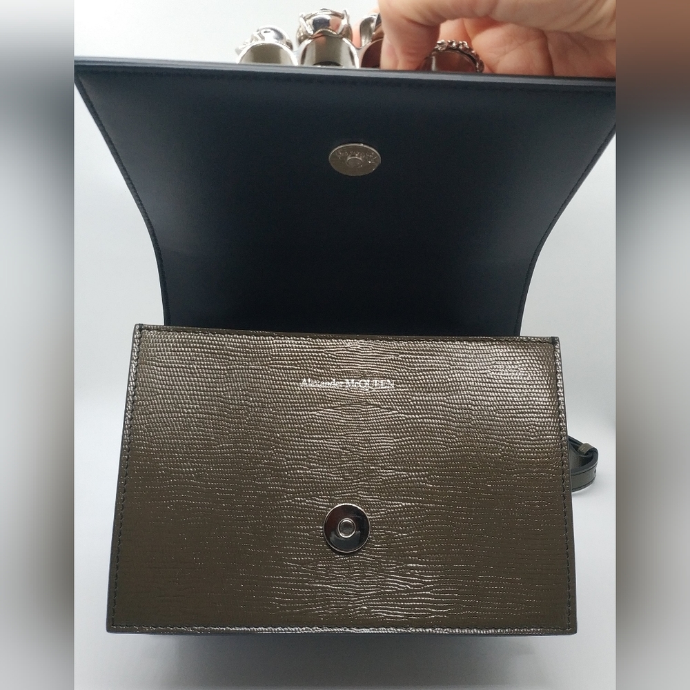 Alexander McQueen Handbag - Picture 3 of 11